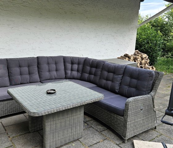 "Beautiful view on the Eifelsteig" lounge in the courtyard "Beautiful view on the Eifelsteig" lounge in the courtyard