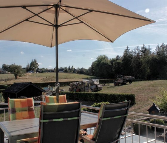 Terrasse mit Blick in den Garten, © Rureifel Tourismus e.V. Terrasse mit Blick in den Garten, © Rureifel Tourismus e.V.