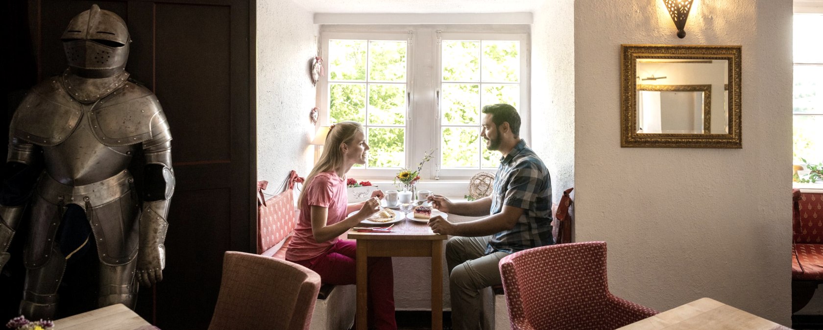 Einkehr im Restaurant Villa Kronenburg, © Eifel Tourismus GmbH, Dominik Ketz Einkehr im Restaurant Villa Kronenburg, © Eifel Tourismus GmbH, Dominik Ketz