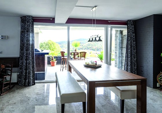 Wohnzimmer mit Terasse FeWo 1 Wohnzimmer mit Terasse FeWo 1