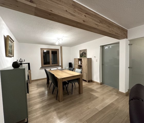 Wohn-/Esszimmer---, © Nordeifel Tourismus GmbH & Ferienhaus Ginkgo Biloba Wohn-/Esszimmer---, © Nordeifel Tourismus GmbH & Ferienhaus Ginkgo Biloba
