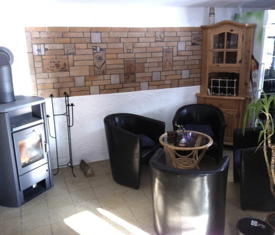 Kaminzimmer, © Nordeifel Tourismus GmbH & Jugendherberge Hellenthal Kaminzimmer, © Nordeifel Tourismus GmbH & Jugendherberge Hellenthal