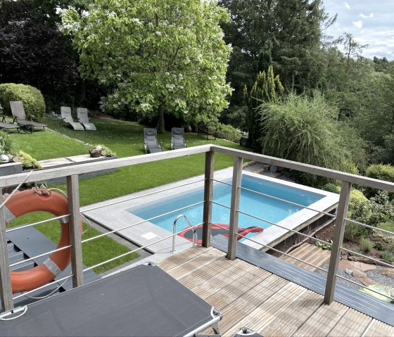 8E7B044A-68BB-4266-9E1B-34440CF51114_1_105_c 8E7B044A-68BB-4266-9E1B-34440CF51114_1_105_c