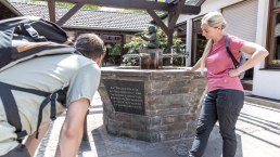 Heilsteinbrunnen am Heilsteinhaus, © Eifel Tourismus GmbH, AR-shapefruit AG Heilsteinbrunnen am Heilsteinhaus, © Eifel Tourismus GmbH, AR-shapefruit AG
