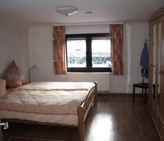 Schlafzimmer mit Doppelbett, © Hennhof Schlafzimmer mit Doppelbett, © Hennhof
