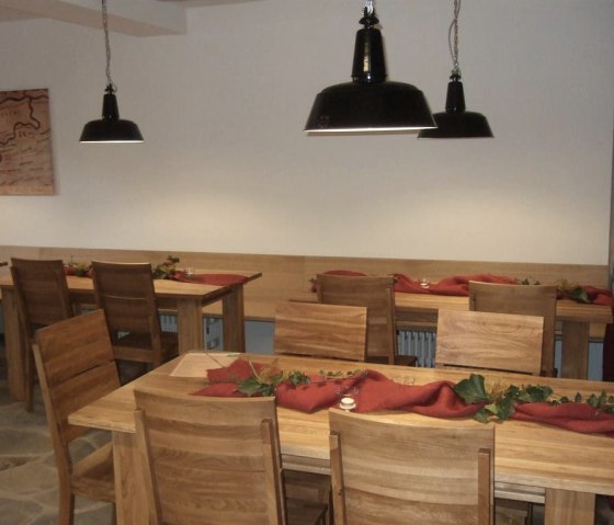 Sitzbereich innen, © Nordeifel Tourismus GmbH & Taverne Nettersheim Sitzbereich innen, © Nordeifel Tourismus GmbH & Taverne Nettersheim