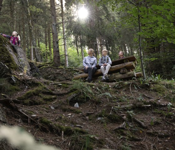 Pause im Wald, © eifel-tourismus-gmbh_tobias-vollmer Pause im Wald, © eifel-tourismus-gmbh_tobias-vollmer
