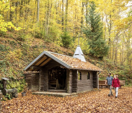 Hiking to the Erkensruhr forest chapel, © Eifel Tourismus GmbH, Dominik Ketz Hiking to the Erkensruhr forest chapel, © Eifel Tourismus GmbH, Dominik Ketz