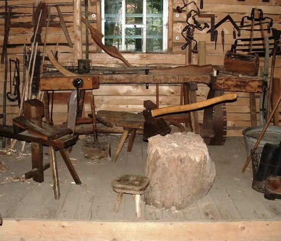 Ausstellung Werkzeuge, © Verein für Heimatgeschichte und Dorfkultur e.V. Ausstellung Werkzeuge, © Verein für Heimatgeschichte und Dorfkultur e.V.
