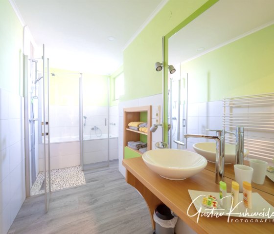 Modernes Badezimmer, © Elke Greven & Nordeifel Tourismus GmbH Modernes Badezimmer, © Elke Greven & Nordeifel Tourismus GmbH