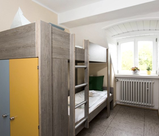 Multi-bed room example, © Nordeifel Tourismus GmbH & Jugendherberge Bad Münstereifel Multi-bed room example, © Nordeifel Tourismus GmbH & Jugendherberge Bad Münstereifel