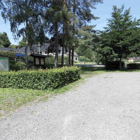 Wanderparkplatz Hans-Josef-Hilsenbeck-Platz, © Rursee-Touristik GmbH Wanderparkplatz Hans-Josef-Hilsenbeck-Platz, © Rursee-Touristik GmbH