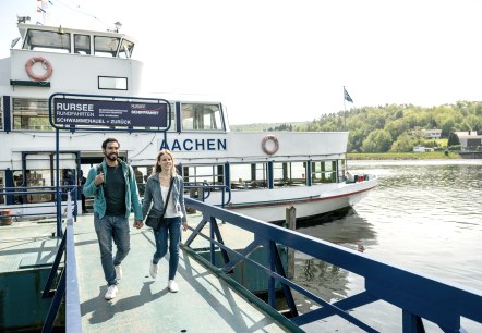 Anlegestelle und Schiff, © Eifel-Tourismus GmbH, Dominik Ketz Anlegestelle und Schiff, © Eifel-Tourismus GmbH, Dominik Ketz