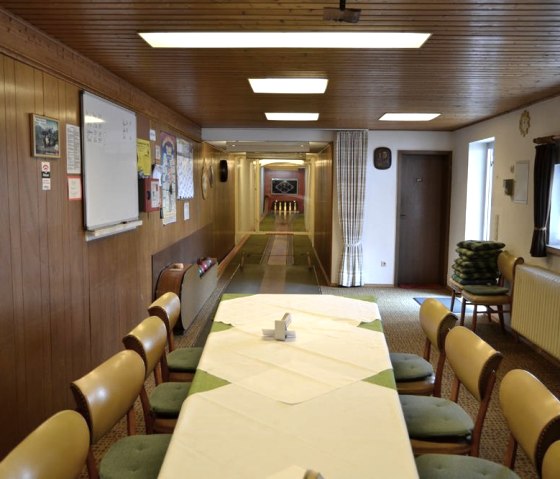 Blick auf die hauseigene Kegelbahn Blick auf die hauseigene Kegelbahn