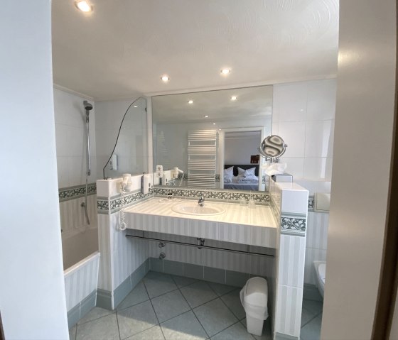 Standard bathroom bathtub example Standard bathroom bathtub example