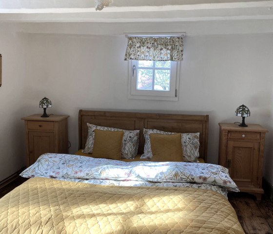 Doppelzimmer--, © Nordeifel Tourismus GmbH & Rosige Zeiten, Ferien im Fachwerkhof Doppelzimmer--, © Nordeifel Tourismus GmbH & Rosige Zeiten, Ferien im Fachwerkhof