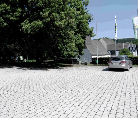 Wanderparkplatz Kirche Dedenborn, © Rursee-Touristik GmbH Wanderparkplatz Kirche Dedenborn, © Rursee-Touristik GmbH