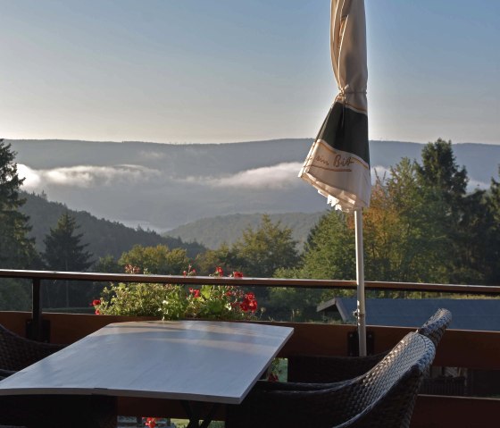 Seeblick-morgens, © seeblick-eifel.de Seeblick-morgens, © seeblick-eifel.de