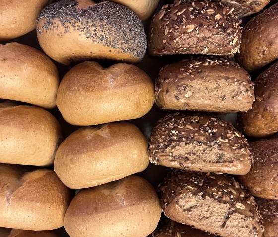 Selection of rolls for breakfast Feriendorf Pulvermaar, © Feriendorf Pulvermaar Selection of rolls for breakfast Feriendorf Pulvermaar, © Feriendorf Pulvermaar