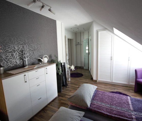 Ansicht Schlafzimmer, © Nordeifel Tourismus GmbH & Ferienwohnung Orchidee Ansicht Schlafzimmer, © Nordeifel Tourismus GmbH & Ferienwohnung Orchidee