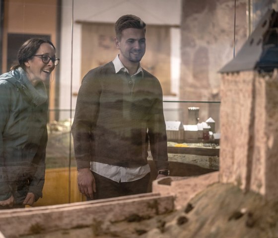 Bestaune die Burg Nideggen, © Kreis Düren - Dennis Stratmann Bestaune die Burg Nideggen, © Kreis Düren - Dennis Stratmann