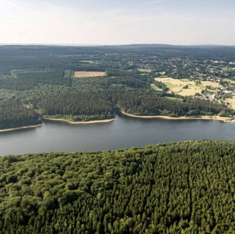 Struffeltroute: Dreilägerbach dam from the air, © Eifel Tourismus GmbH/D. Ketz Struffeltroute: Dreilägerbach dam from the air, © Eifel Tourismus GmbH/D. Ketz