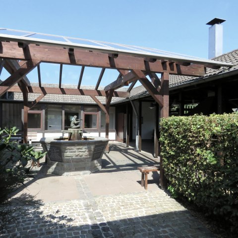 Heilsteinhaus Innenhof, © Rursee-Touristik GmbH Heilsteinhaus Innenhof, © Rursee-Touristik GmbH