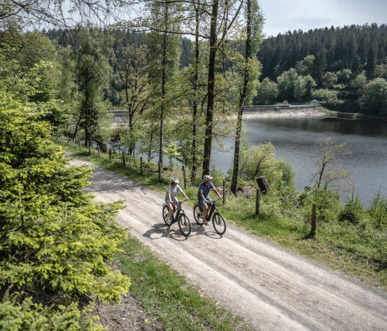 Mit dem Fahrrad rund um die Kalltalsperre, © Städteregion Aachen, Dennis Stratmann Mit dem Fahrrad rund um die Kalltalsperre, © Städteregion Aachen, Dennis Stratmann