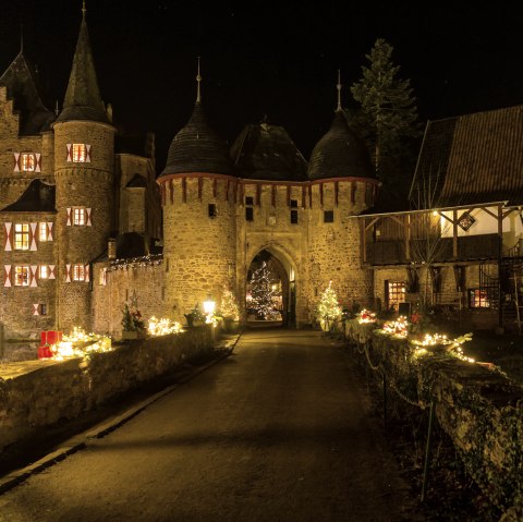 Burgweihnacht Burg Satzey, © Mike Goehre Burgweihnacht Burg Satzey, © Mike Goehre