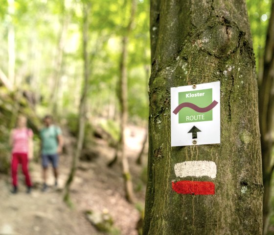 Die Klosterroute ist durchgängig beschildert, © Eifel Tourismus GmbH, Dominik Ketz Die Klosterroute ist durchgängig beschildert, © Eifel Tourismus GmbH, Dominik Ketz