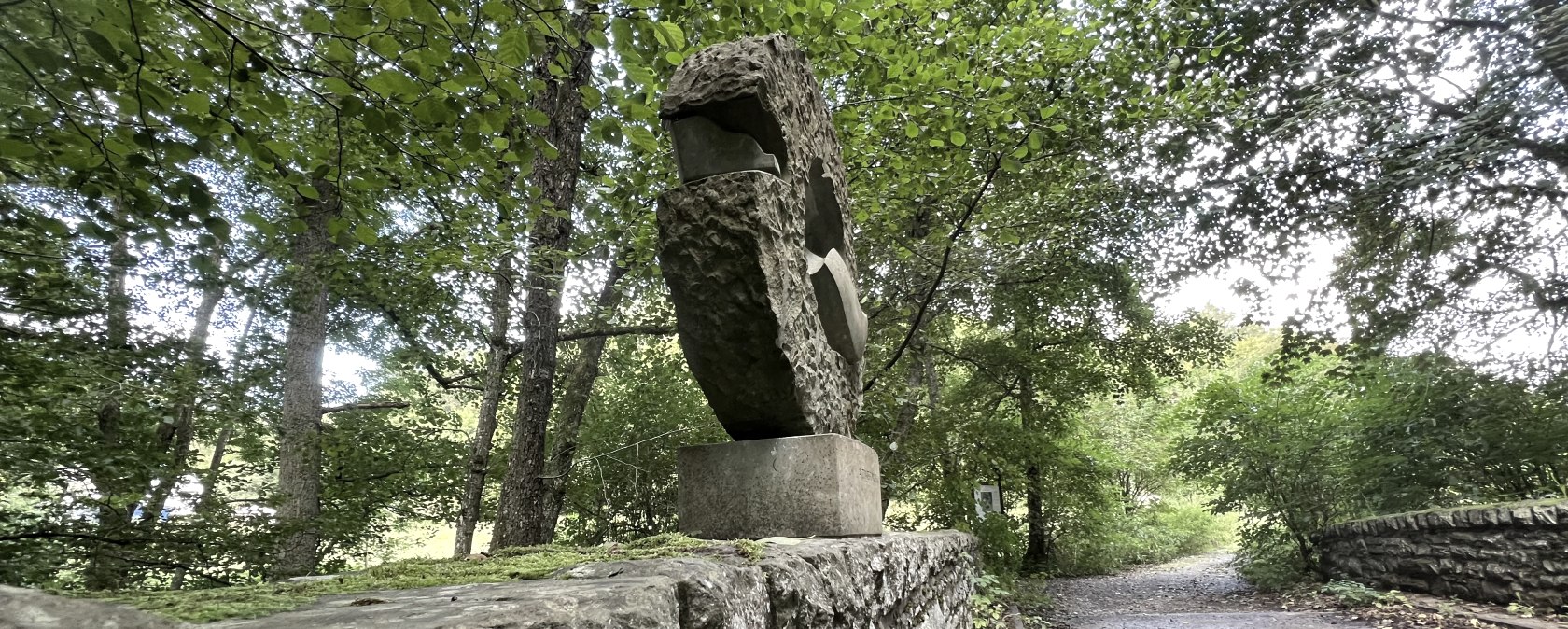 Gedenkskulptur "A time for healing", © Rureifel-Tourismus e.V., Michelle Wiesen Gedenkskulptur "A time for healing", © Rureifel-Tourismus e.V., Michelle Wiesen