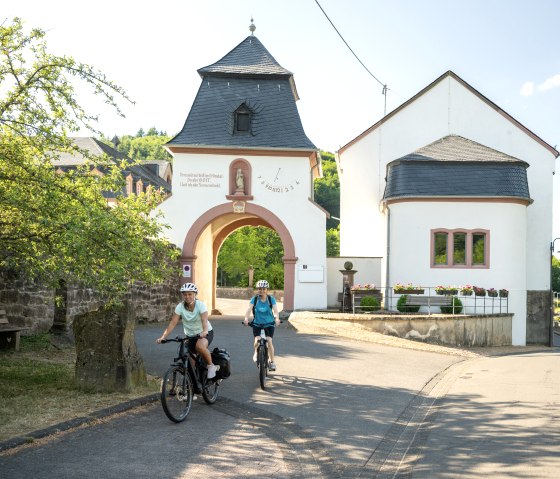 Archway in St. Thomas on the Kyll cycle path, © Eifel Tourismus GmbH, Dominik Ketz Archway in St. Thomas on the Kyll cycle path, © Eifel Tourismus GmbH, Dominik Ketz