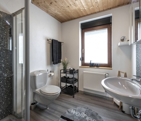 Shower Room, Ground Floor, © LAVILLE - FOTOGRAFIE Shower Room, Ground Floor, © LAVILLE - FOTOGRAFIE