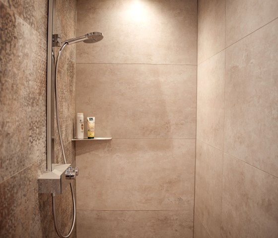 ebenerdige Dusche, © Nordeifel Tourismus GmbH & Ferienhaus Eifeltoni ebenerdige Dusche, © Nordeifel Tourismus GmbH & Ferienhaus Eifeltoni