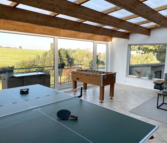 Freizeit im Wintergarten genießen, © Eifel-Ferienhaus Landblick Freizeit im Wintergarten genießen, © Eifel-Ferienhaus Landblick