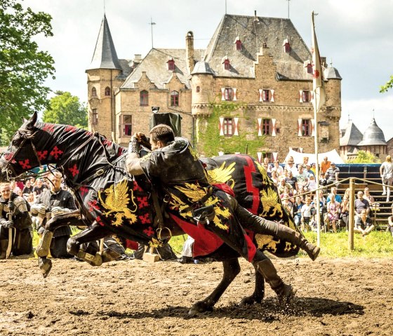Ritterspiele auf Burg Satzvey, © Mike Göhre Ritterspiele auf Burg Satzvey, © Mike Göhre