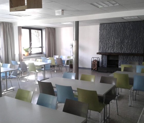 Tagesraum mit Kamin, © Nordeifel Tourismus GmbH & Jugendherberge Hellenthal Tagesraum mit Kamin, © Nordeifel Tourismus GmbH & Jugendherberge Hellenthal