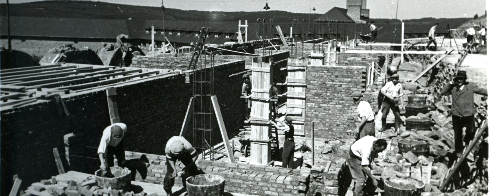 Bau der Burgschänke im Juli 1937, © Archiv Vogelsang IP Bau der Burgschänke im Juli 1937, © Archiv Vogelsang IP