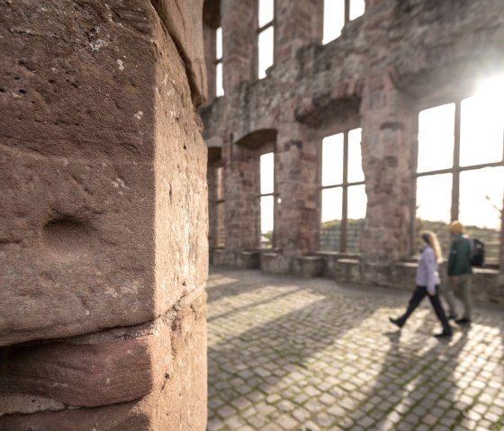 Besondere Athmosphäre auf Burg Nideggen, © Eifel Tourismus GmbH, Dominik Ketz Besondere Athmosphäre auf Burg Nideggen, © Eifel Tourismus GmbH, Dominik Ketz