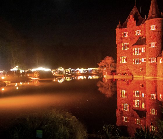 Burg Satzvey zur Weihnachtszeit, © Mike Goehre Burg Satzvey zur Weihnachtszeit, © Mike Goehre