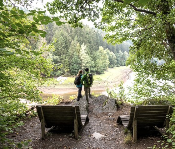 The monastery route leads to the Perlenbach dam., © Eifel Tourismus GmbH, Dominik Ketz The monastery route leads to the Perlenbach dam., © Eifel Tourismus GmbH, Dominik Ketz