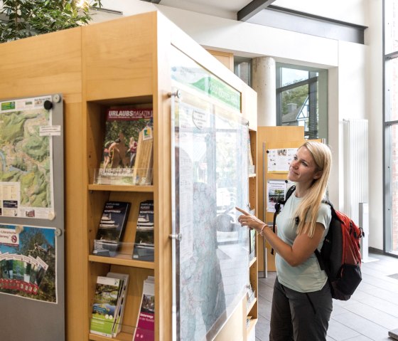 Holen Sie sich Informationen zur Region, © Eifel Tourismus GmbH, AR, Shapefruit AG Holen Sie sich Informationen zur Region, © Eifel Tourismus GmbH, AR, Shapefruit AG