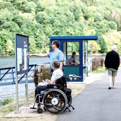 Anlegestelle Einruhr - barrierefrei, © Fotoagentur Wolf, freiheitswerke Anlegestelle Einruhr - barrierefrei, © Fotoagentur Wolf, freiheitswerke