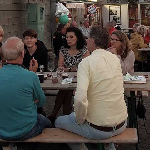 Biergarten abends, © Jaeger & Dörr Gbr Biergarten abends, © Jaeger & Dörr Gbr