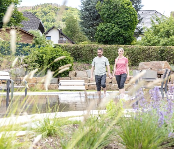 Erfrischung im Wassergarten, © Eifel Tourismus GmbH, AR-shapefruit AG Erfrischung im Wassergarten, © Eifel Tourismus GmbH, AR-shapefruit AG