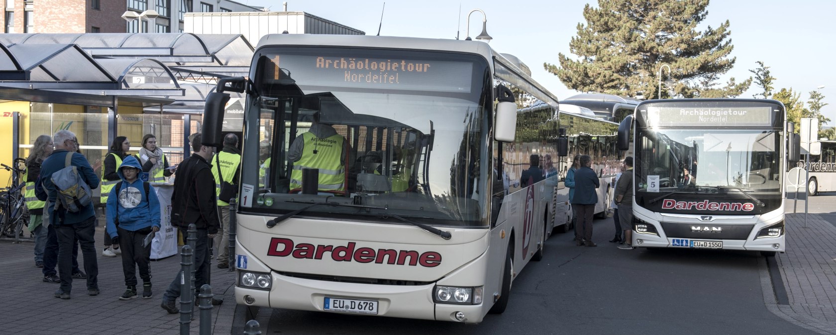 Busexkursion Archäologietour, © LVR-Amt für Bodendenkmalpflege - Marcel Zanjani Busexkursion Archäologietour, © LVR-Amt für Bodendenkmalpflege - Marcel Zanjani