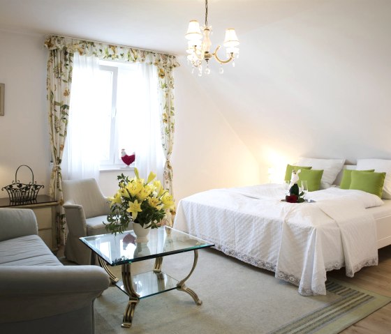 Grünes Zimmer, © Nordeifel Tourismus GmbH & Haus am Hahnenberg Grünes Zimmer, © Nordeifel Tourismus GmbH & Haus am Hahnenberg