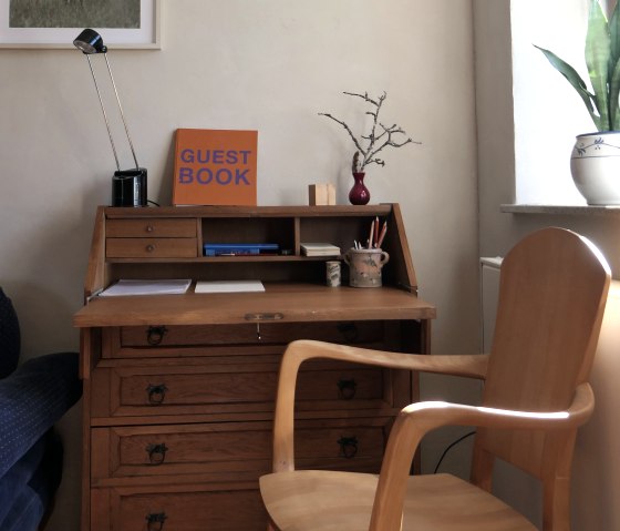 9a Sekretär 9a Sekretär