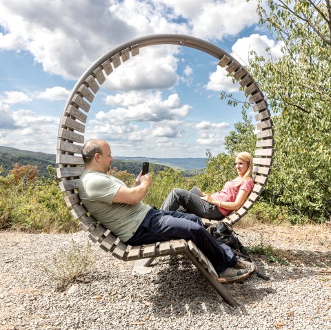 Take a seat in the Eifel Loop on the Meuchelberg, © Eifel Tourismus GmbH, AR-shapefruitAG Take a seat in the Eifel Loop on the Meuchelberg, © Eifel Tourismus GmbH, AR-shapefruitAG