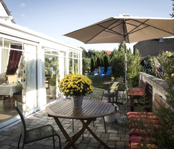 Gartenterrasse, © Nordeifel Tourismus GmbH & Haus am Hahnenberg Gartenterrasse, © Nordeifel Tourismus GmbH & Haus am Hahnenberg